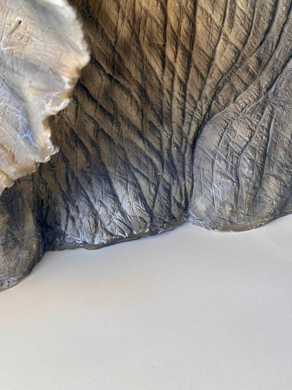 Table à café sculpturale en forme d’éléphant