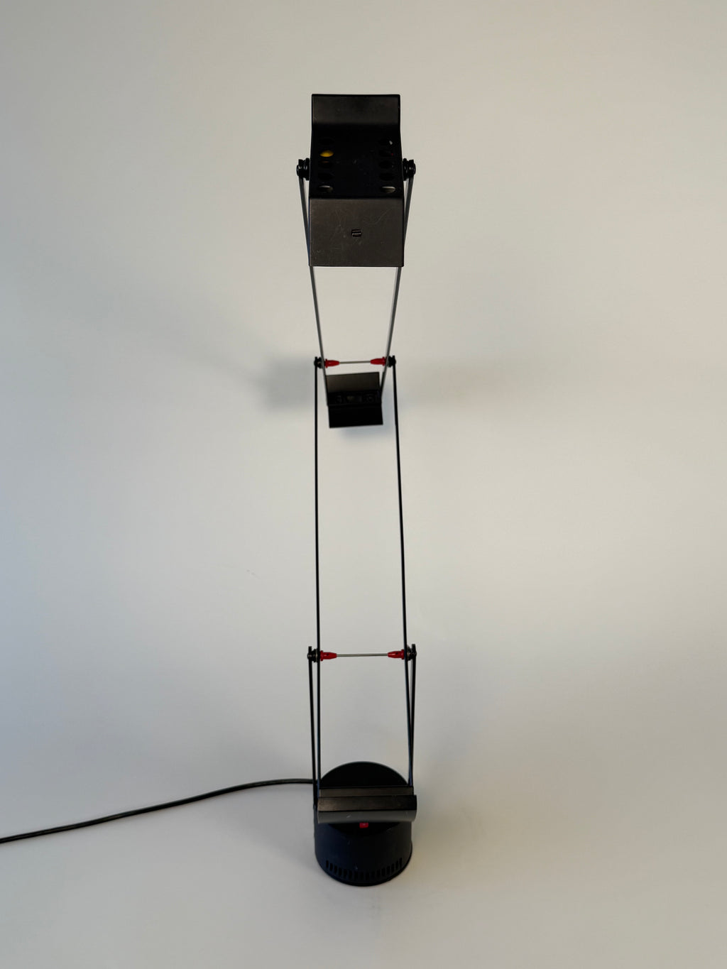 Lampe de bureau "Tizio" par Richard Sapper pour Artemide, fait en Italie 1972