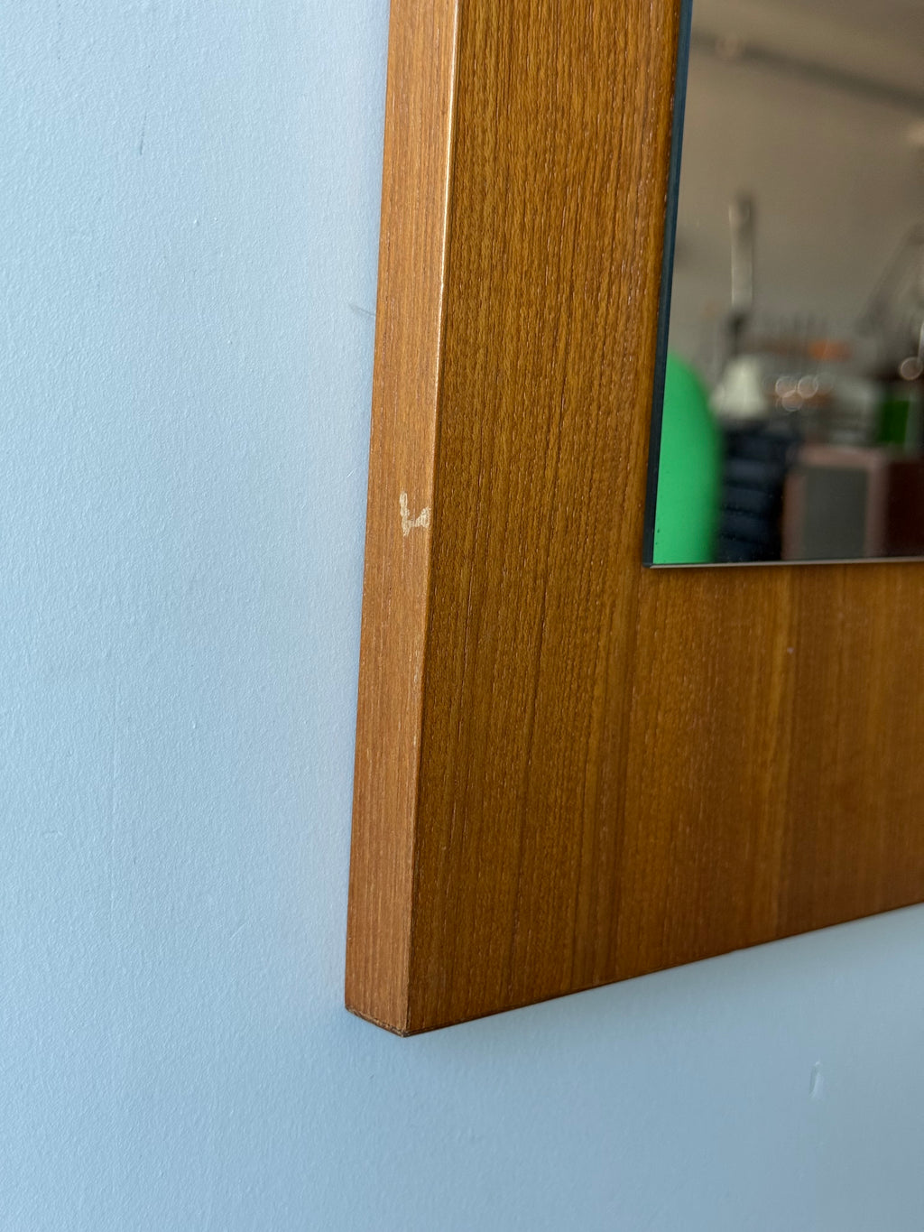 Miroir en bois de teck, fait au Canada