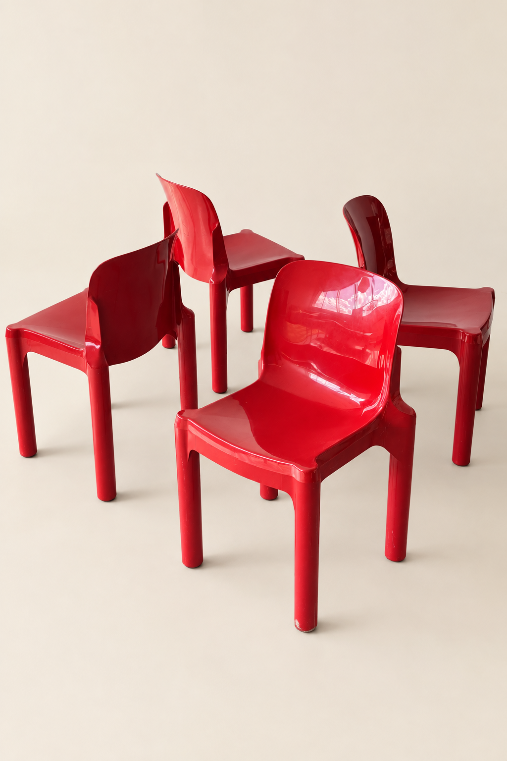 Chaises vues de face et de dos