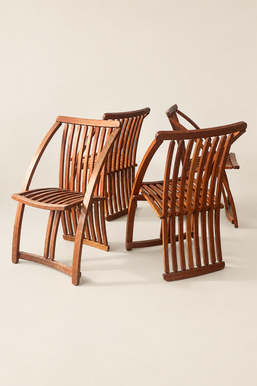 Ensemble de quatre chaises, vue 1