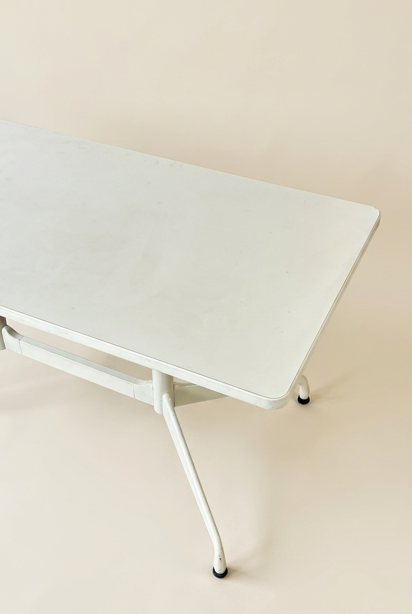 Photo 4 sur fond beige