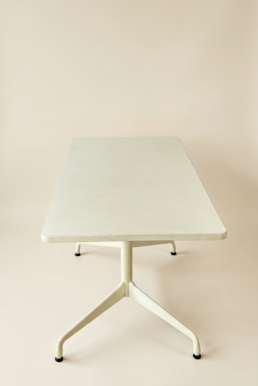 Photo 9 sur fond beige